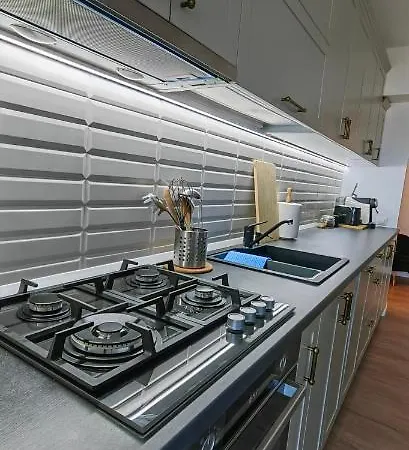 Luxury Private Parking Self Check-in54 * Craiova