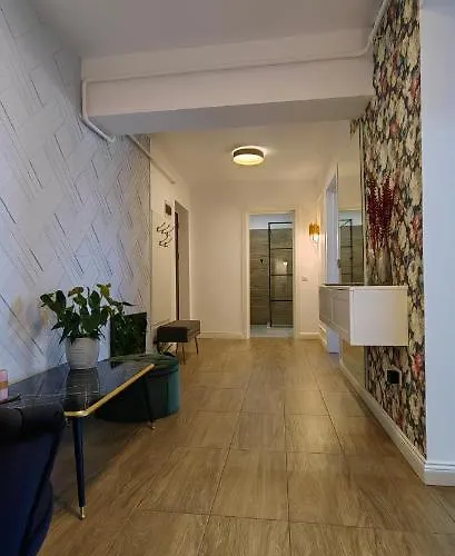 Luxury Private Parking Self Check-in54 Craiova