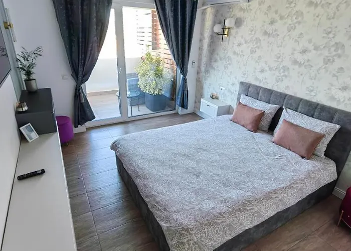 Luxury Private Parking Self Check-in54 Apartamento Craiova